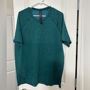 NWT lululemon Men’s Short Sleeve Tee